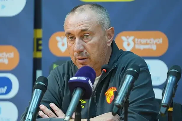 Göztepe Teknik Direktörü Stoilov'dan 4 - 0 Eyüpspor Galibiyeti Sonrası Çarpıcı Açıklamalar