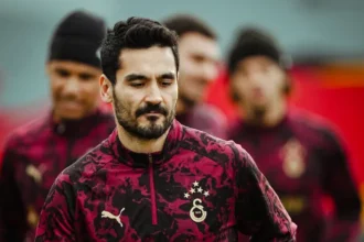 Galatasaray'da Ayrılık Rüzgarı: Okan Buruk Biletini Kesti, İlk Yolcu Belli Oldu