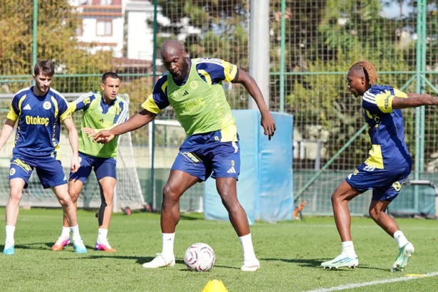 Fenerbahçe'de Derbi Alarmı: Aziz Yıldırım'dan Samandıra Çıkarması