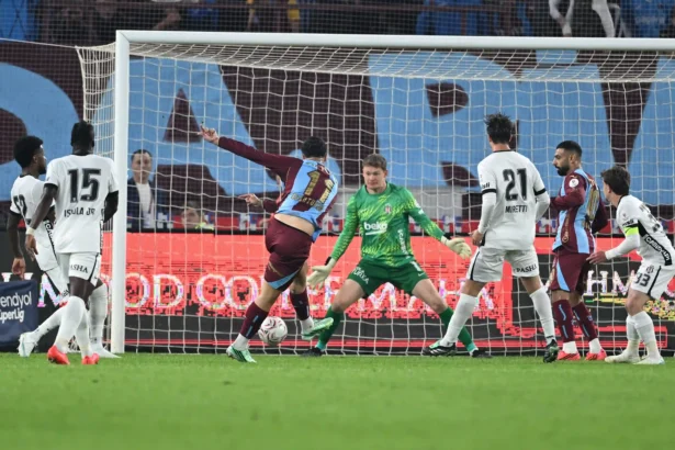 Trabzonspor Derbide Güldü: Beşiktaş'ı 2-0'lık Skorla Devirdi
