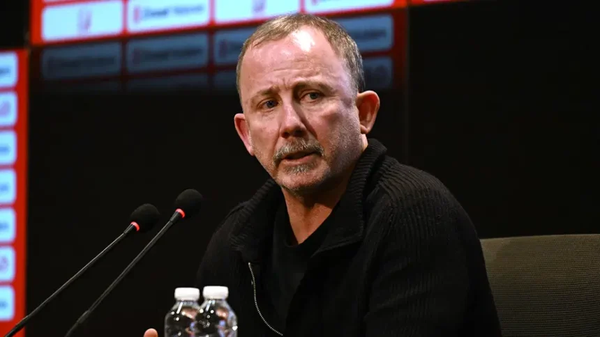 Sergen Yalçın'dan Fenerbahçe'ye Slavia Prag Maçı Öncesi Kritik Uyarı: Rotasyon Şart!